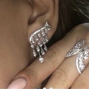 Elegant 925 sterling  Silver climbing Earrings